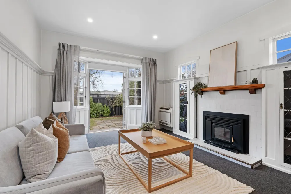 Photos of 42 Huxley Street