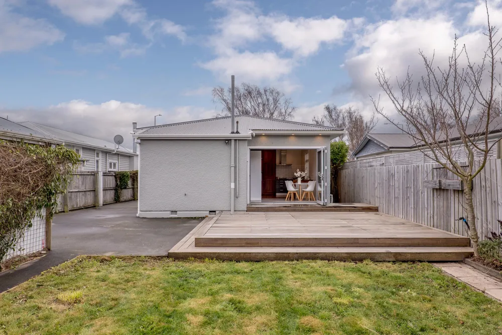 Photos of 42 Huxley Street