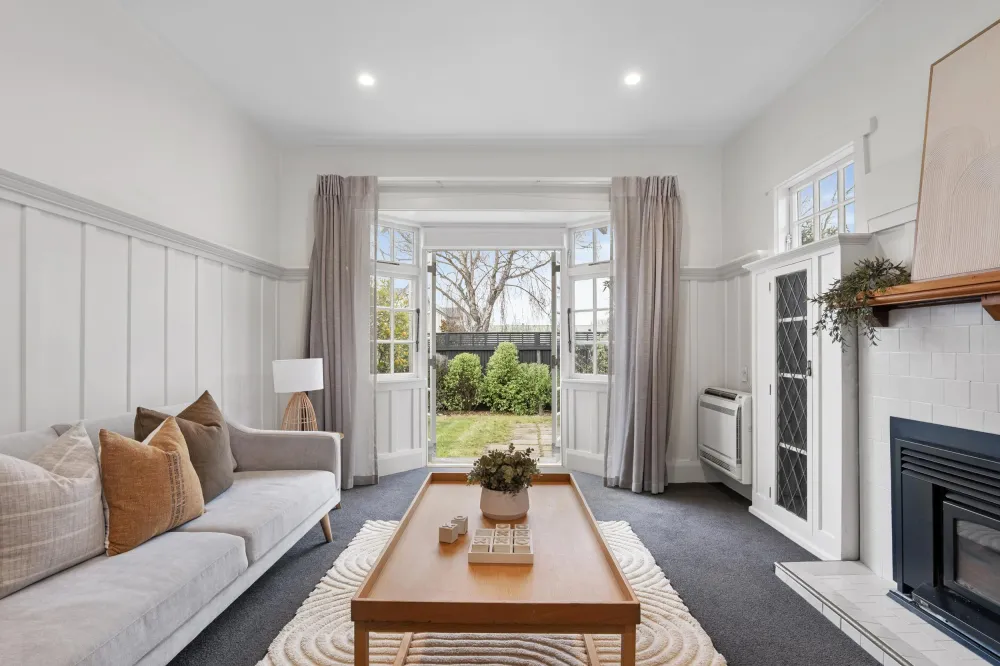 Photos of 42 Huxley Street