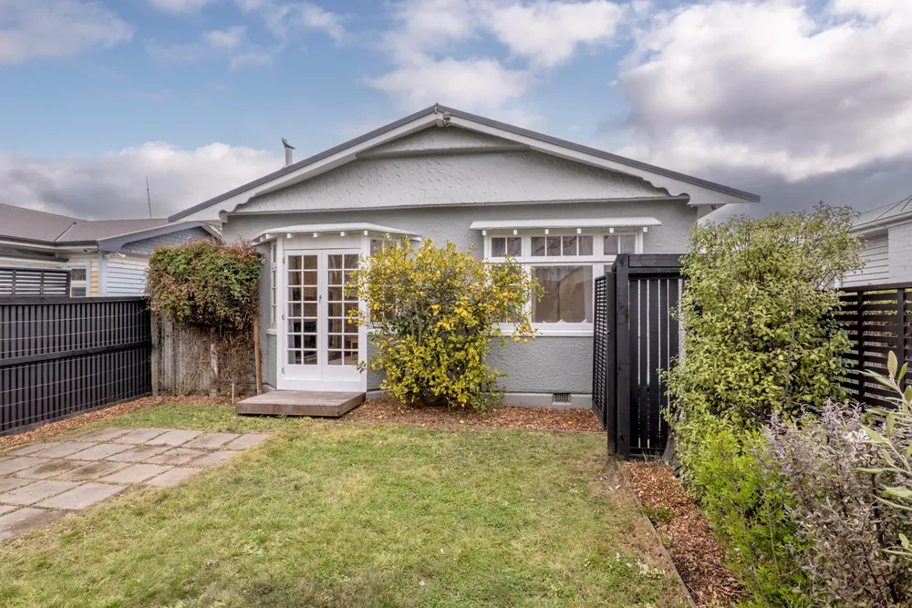 Photos of 42 Huxley Street