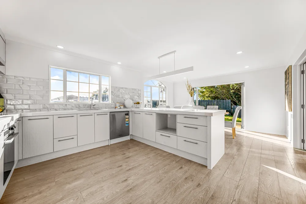 Photos of 18 Lorikeet Place