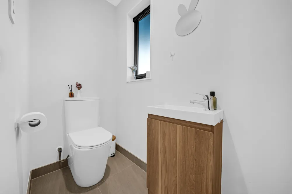 Photos of 16A Elliott Avenue