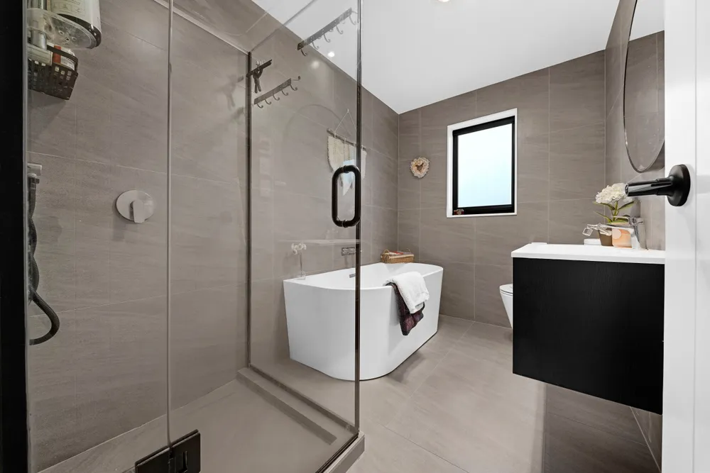 Photos of 16A Elliott Avenue