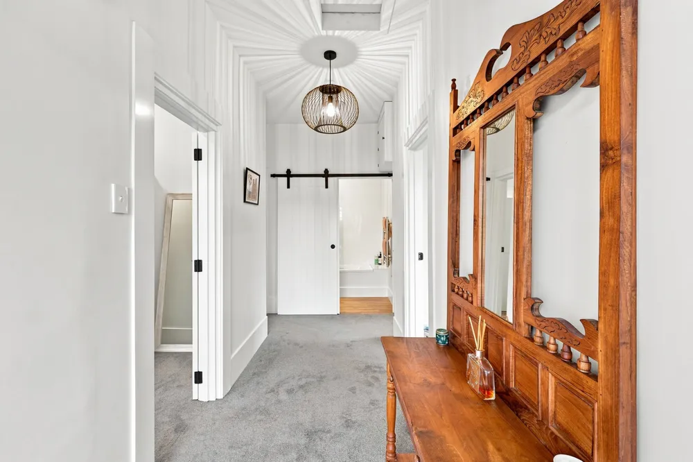 Photos of 17 Bletsoe Avenue
