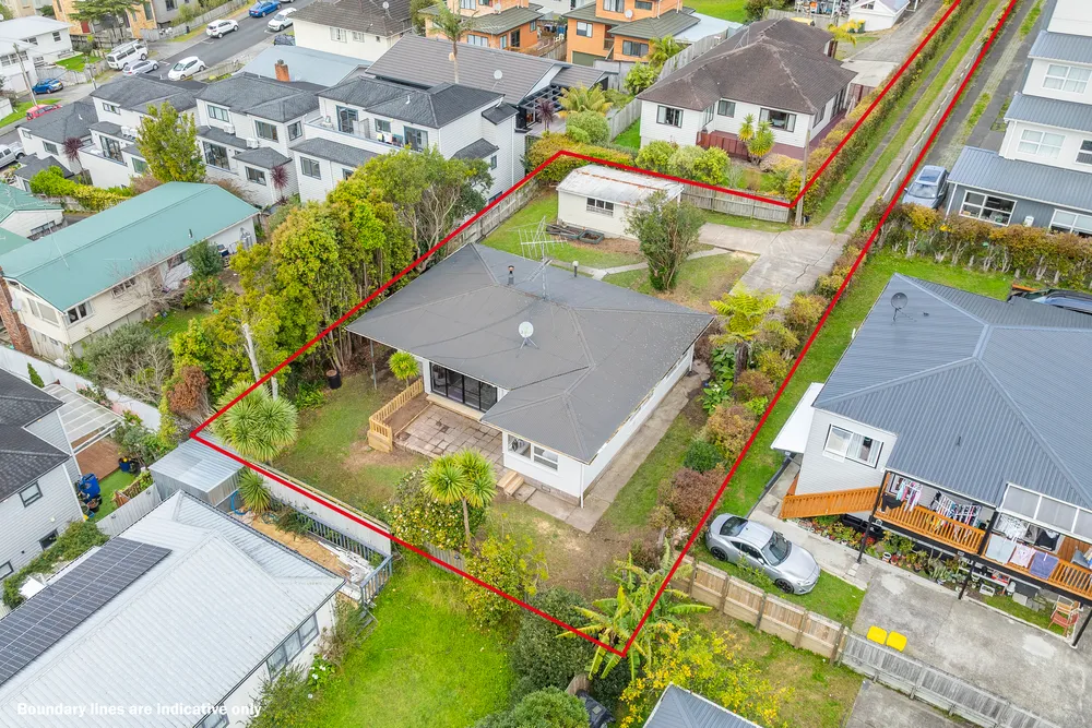 Photos of 1/221 Wairau Road