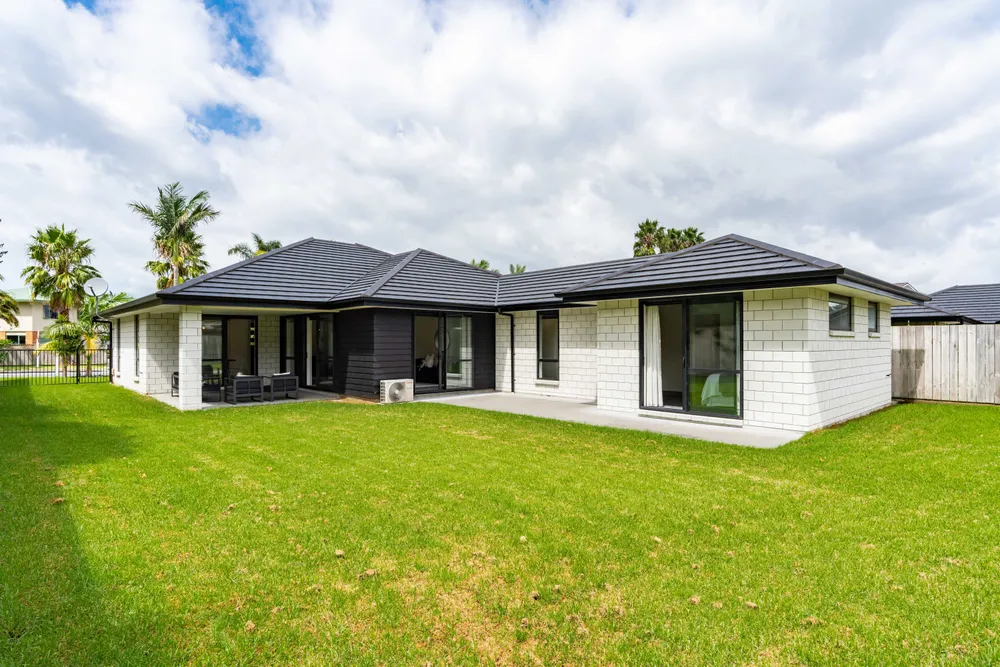 Photos of 4 May Grove Lane