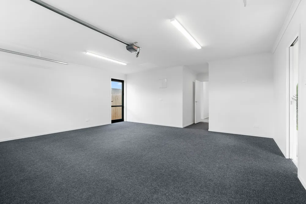 Photos of 4 May Grove Lane