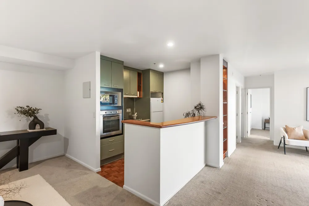 Photos of 3E/8 Howe Street