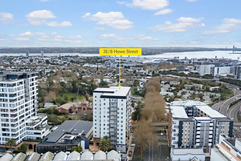 Photos of 3E/8 Howe Street