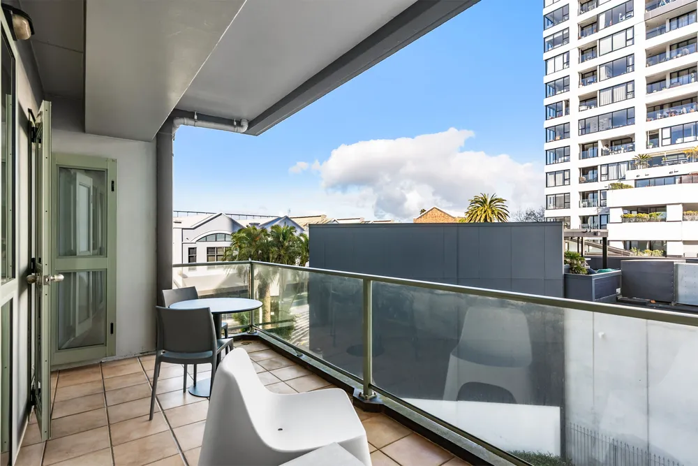 Photos of 3E/8 Howe Street