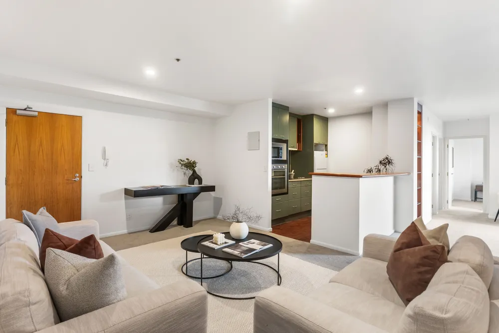 Photos of 3E/8 Howe Street