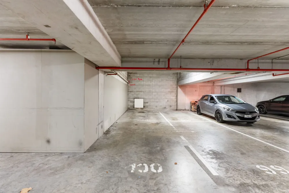 Photos of 3E/8 Howe Street