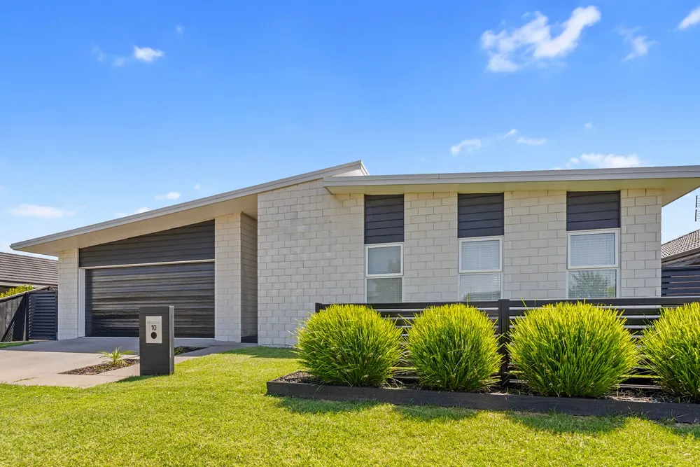 Photos of 10 Piata Street