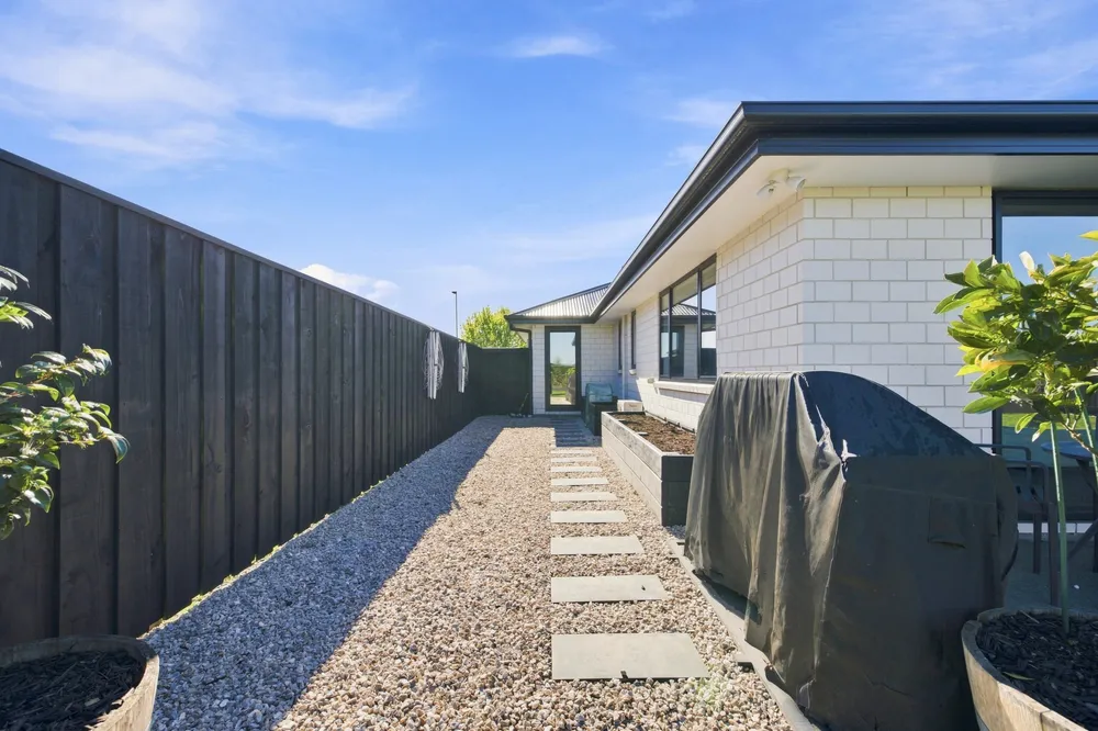Photos of 4 Hollows Lane
