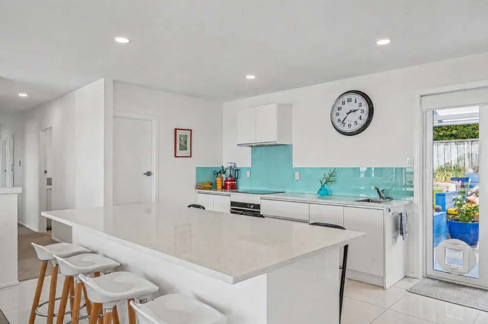 Photos of 17 Seaview Road