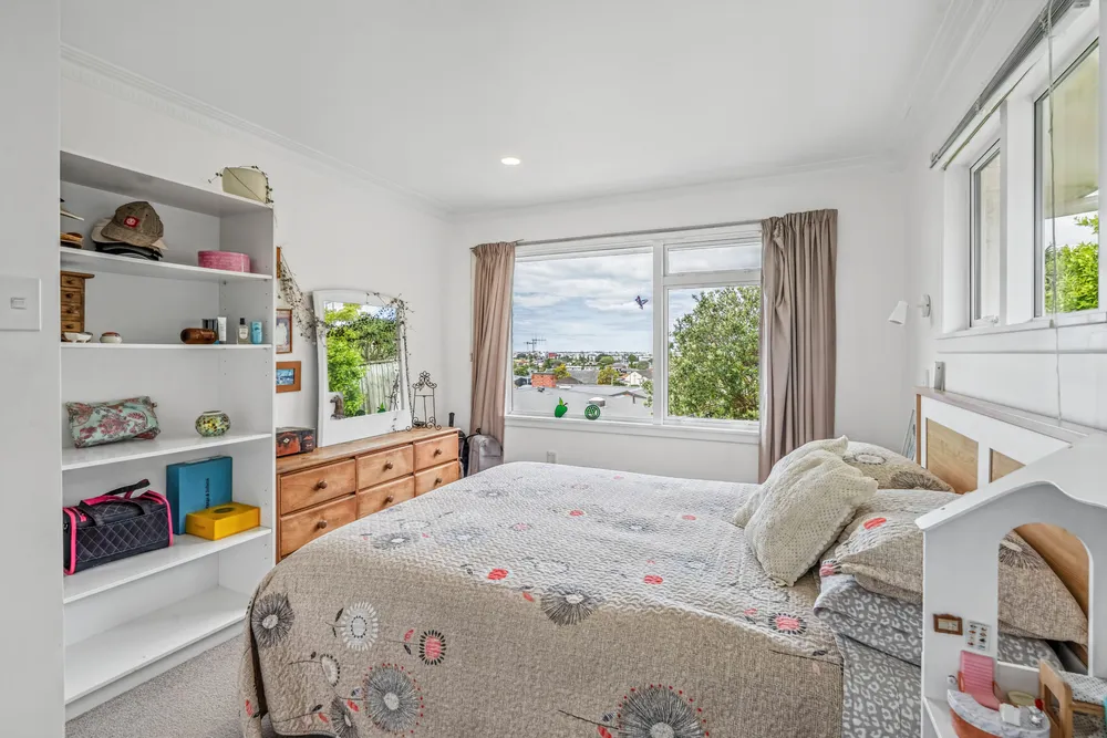 Photos of 17 Seaview Road