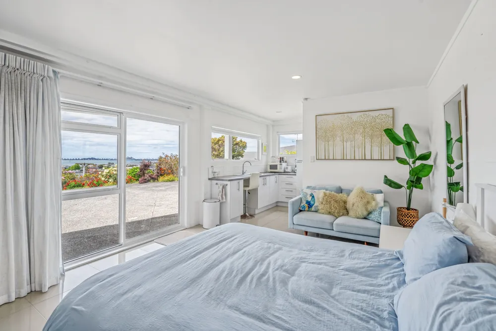 Photos of 17 Seaview Road