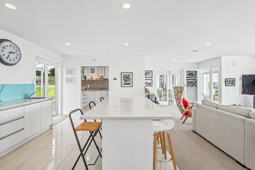 Photos of 17 Seaview Road