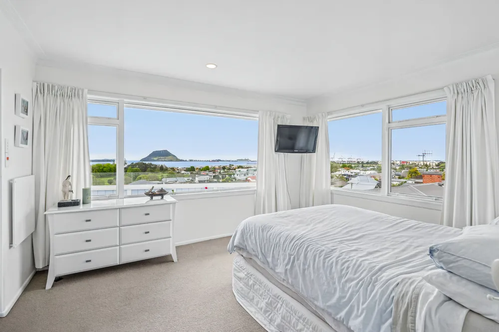 Photos of 17 Seaview Road