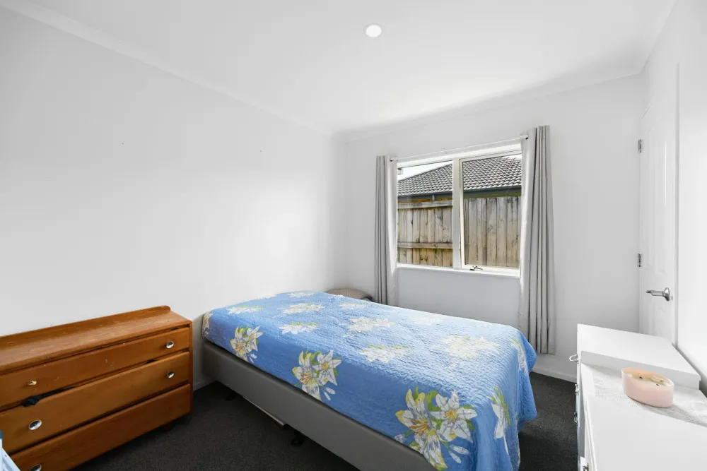 Photos of 31 Thomas Road