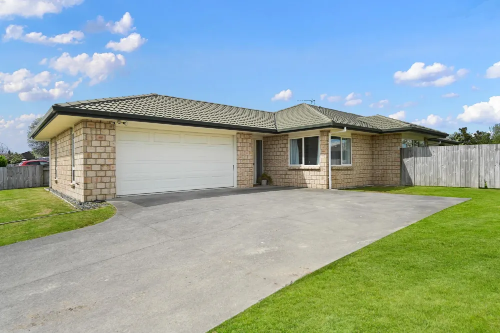 Photos of 31 Thomas Road