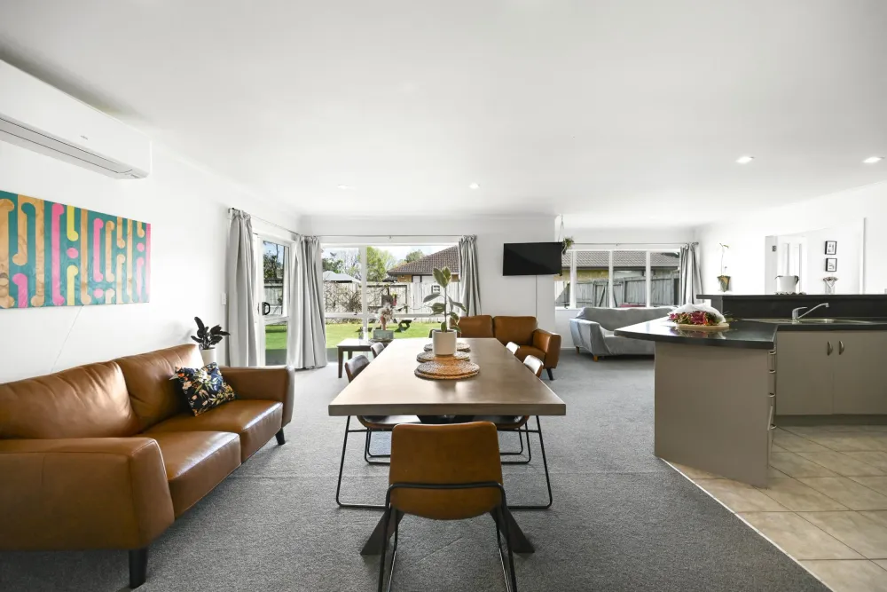 Photos of 31 Thomas Road