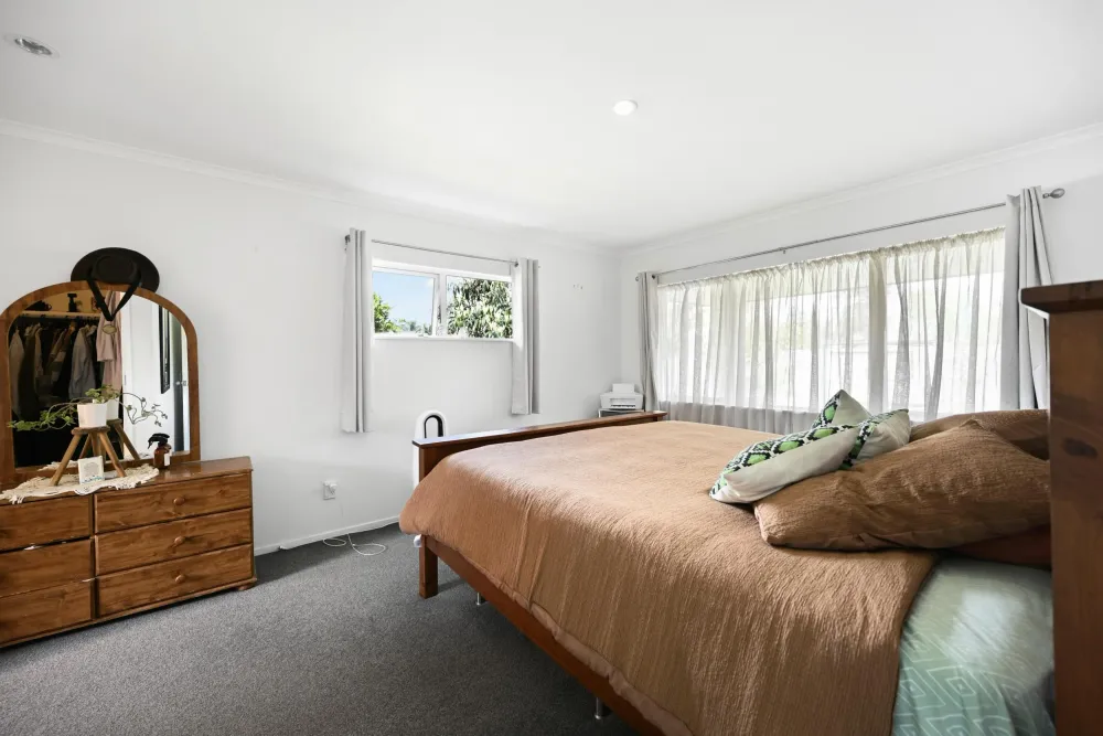 Photos of 31 Thomas Road