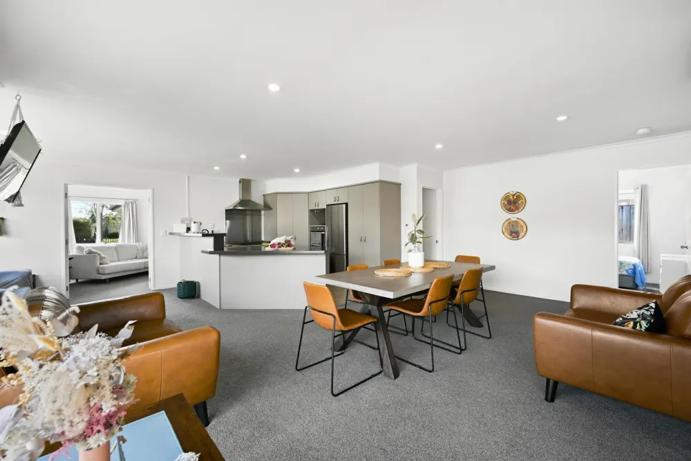Photos of 31 Thomas Road