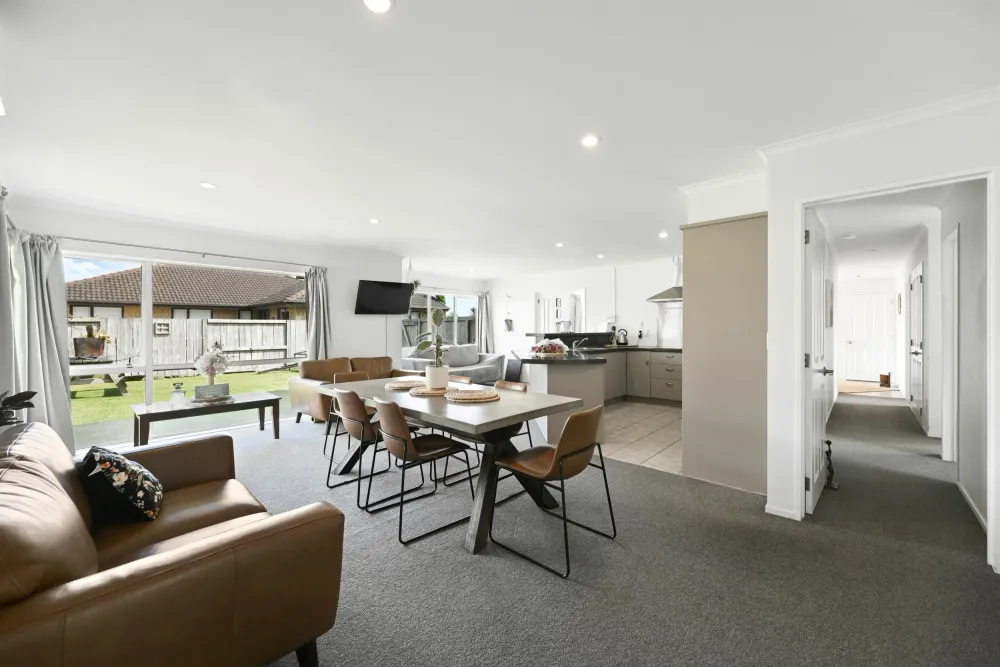 Photos of 31 Thomas Road