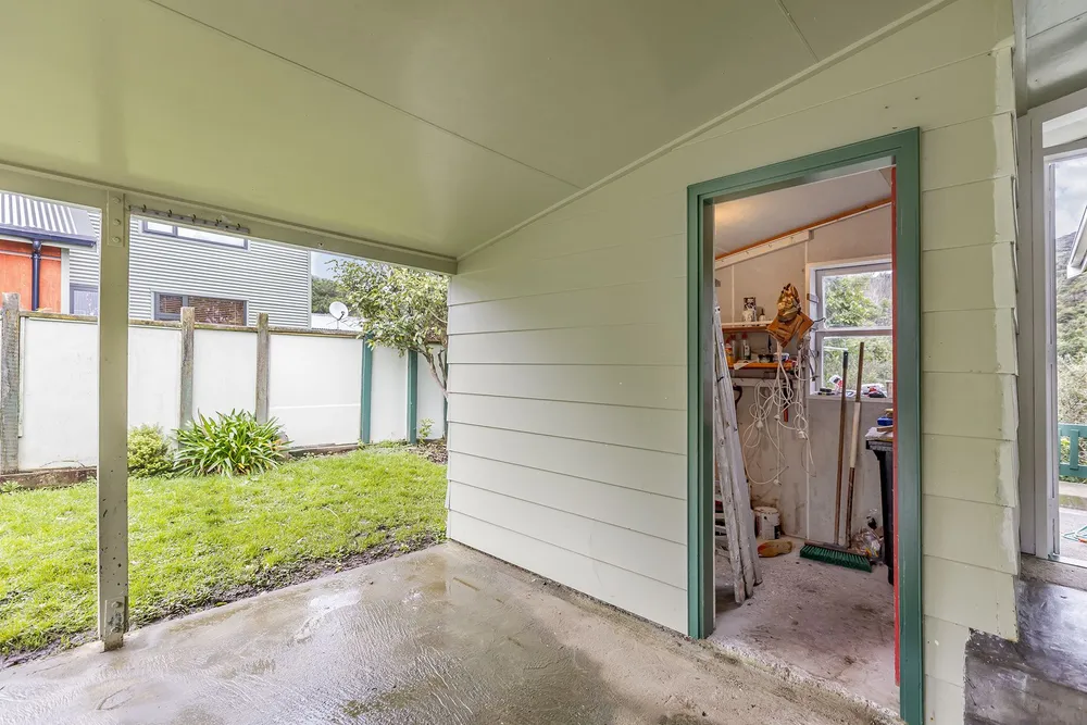Photos of 46 Hazlewood Avenue
