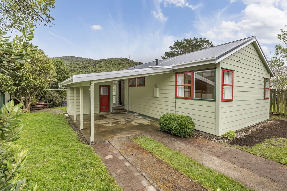 Photos of 46 Hazlewood Avenue
