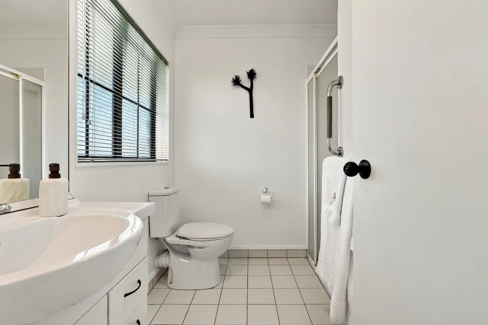 Photos of 3 Eiger Place