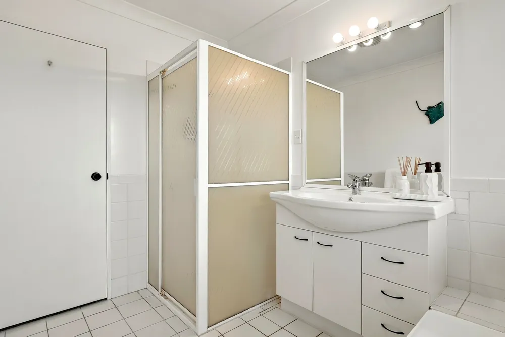 Photos of 3 Eiger Place