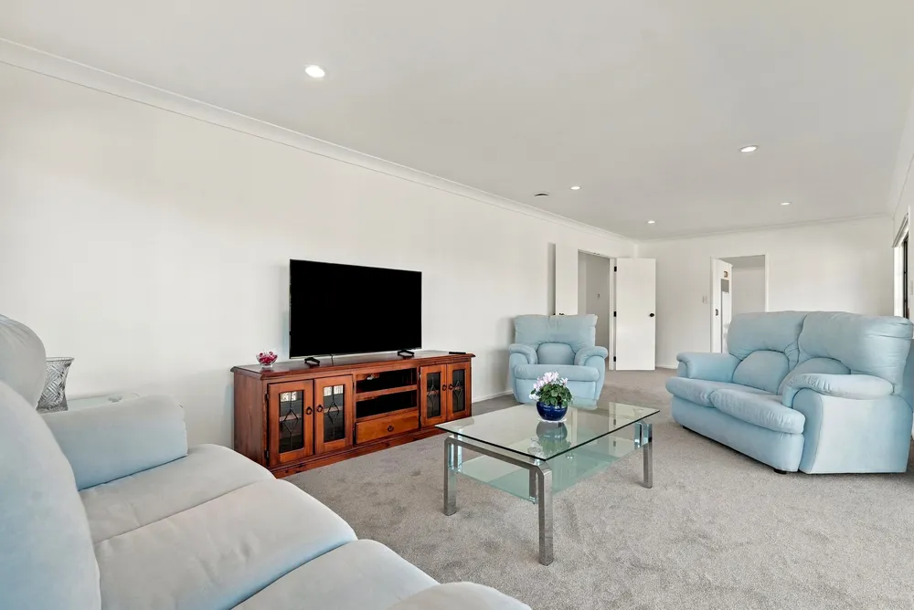 Photos of 3 Eiger Place