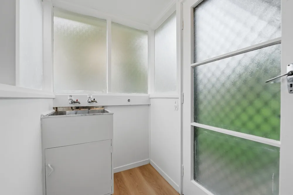 Photos of 2/5 Eban Avenue