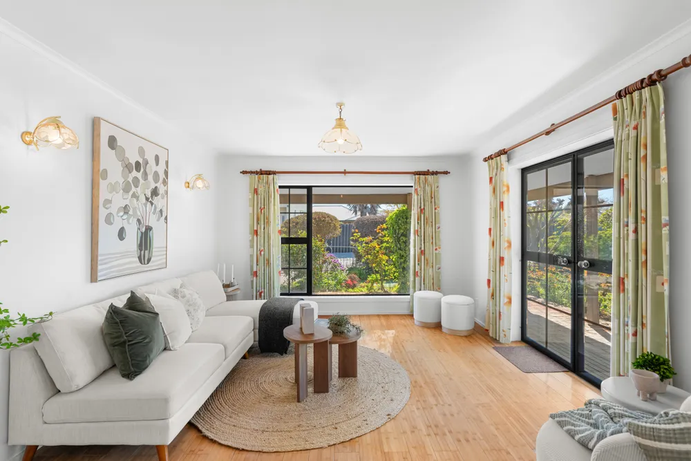 Photos of 100A Studholme Street