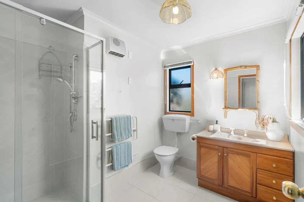 Photos of 100A Studholme Street
