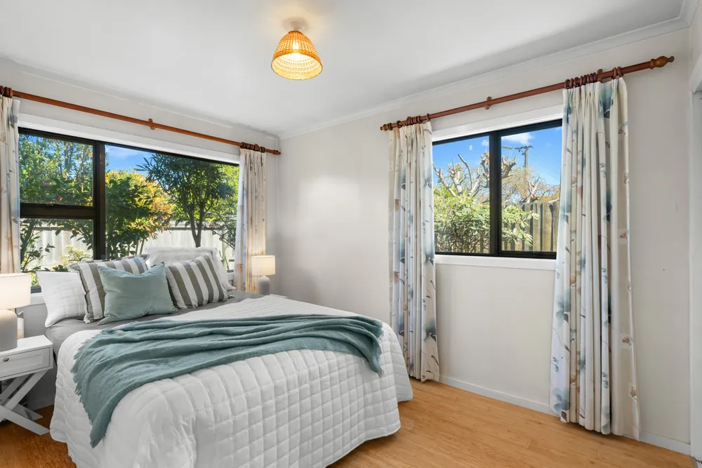 Photos of 100A Studholme Street