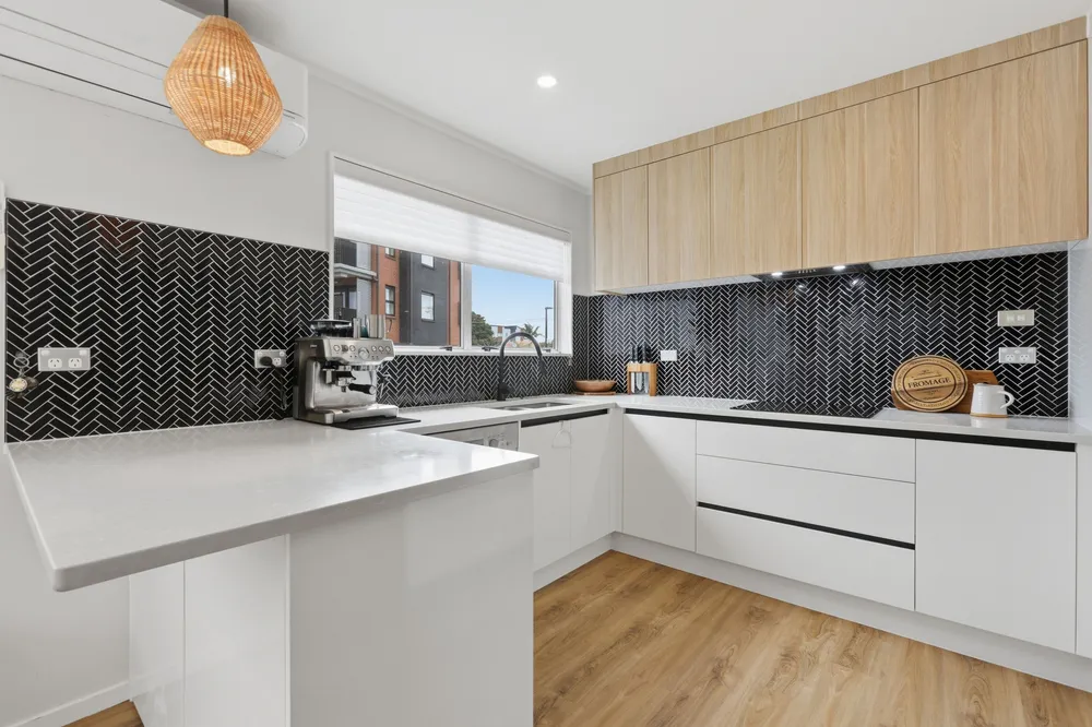 Photos of 782B Sandringham Road Extension