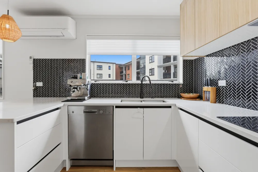 Photos of 782B Sandringham Road Extension