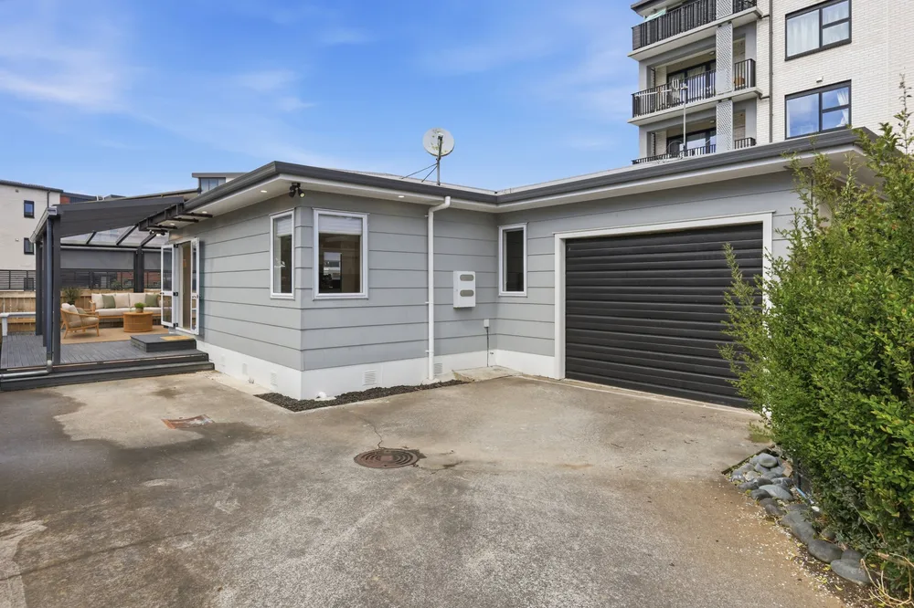 Photos of 782B Sandringham Road Extension