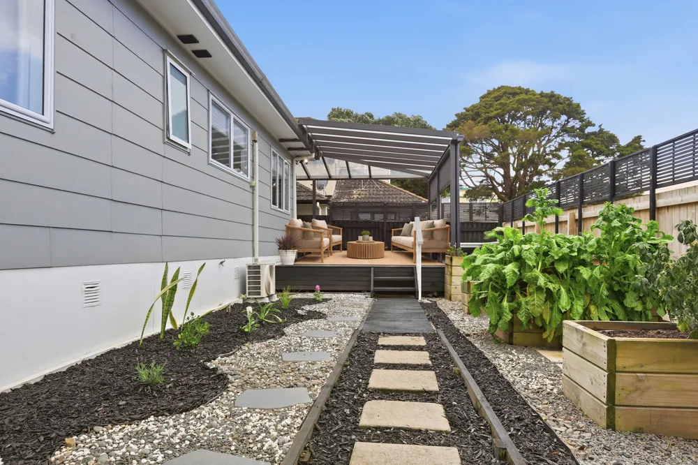 Photos of 782B Sandringham Road Extension
