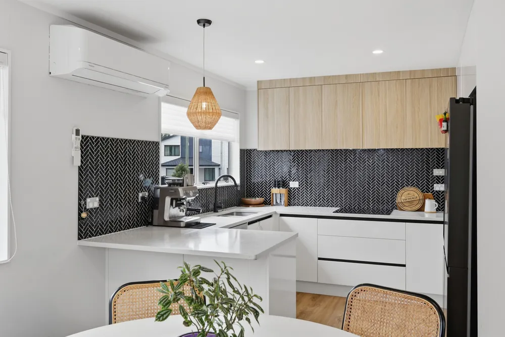 Photos of 782B Sandringham Road Extension