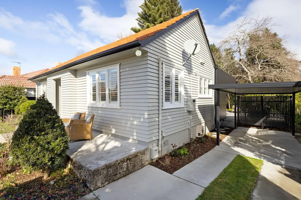 Photos of 60 Jellicoe Drive