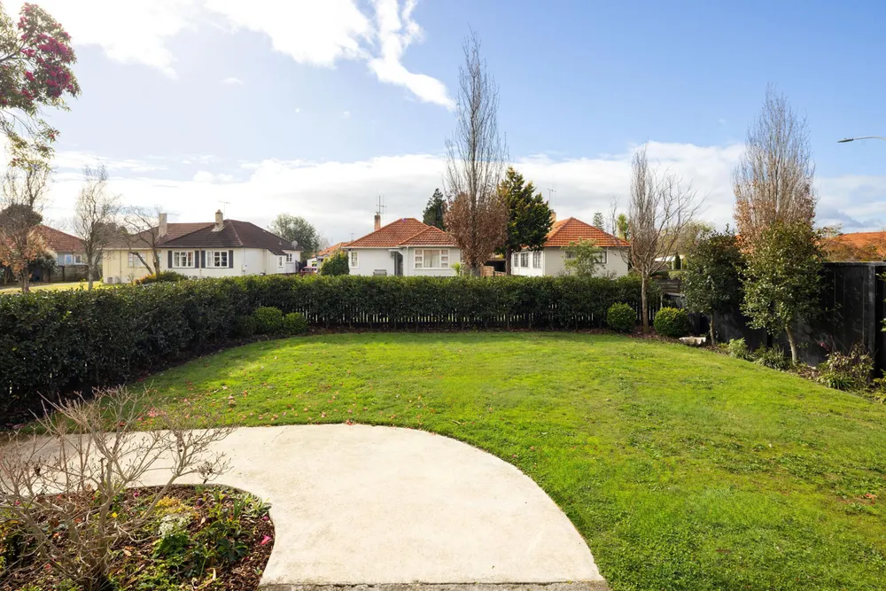 Photos of 60 Jellicoe Drive