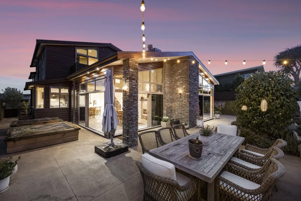 Photos of 23 Contour Avenue