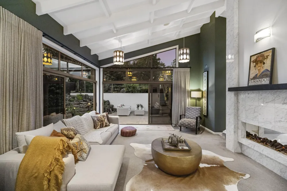 Photos of 23 Contour Avenue