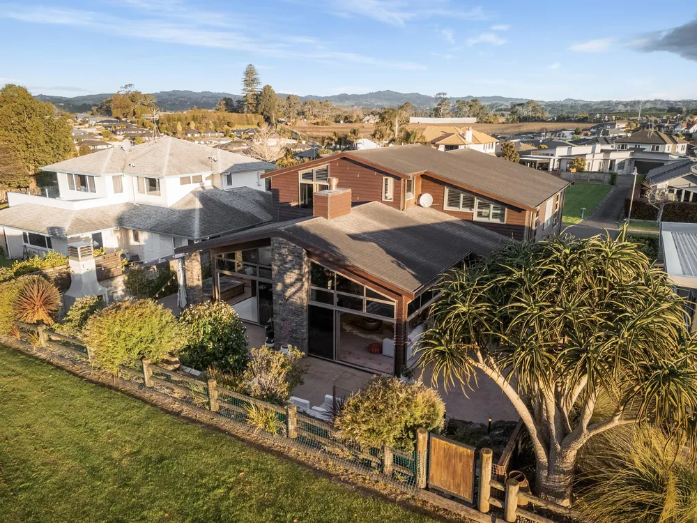 Photos of 23 Contour Avenue