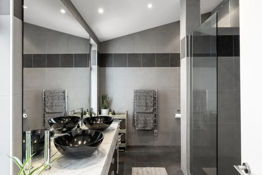 Photos of 23 Contour Avenue