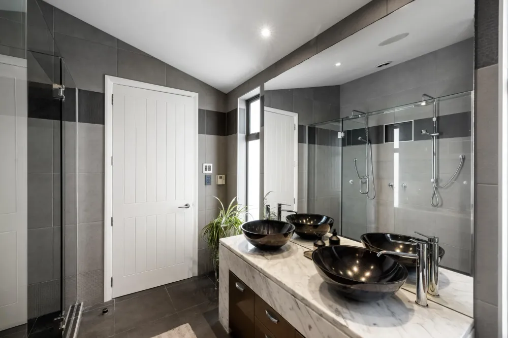 Photos of 23 Contour Avenue